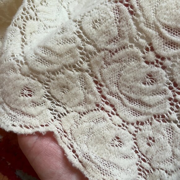 Softest T-Shirt with Roses in a Lace Pattern - S - brand new - Picture 5 of 6